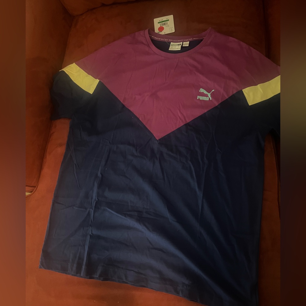 Purple and dark blue puma tee large